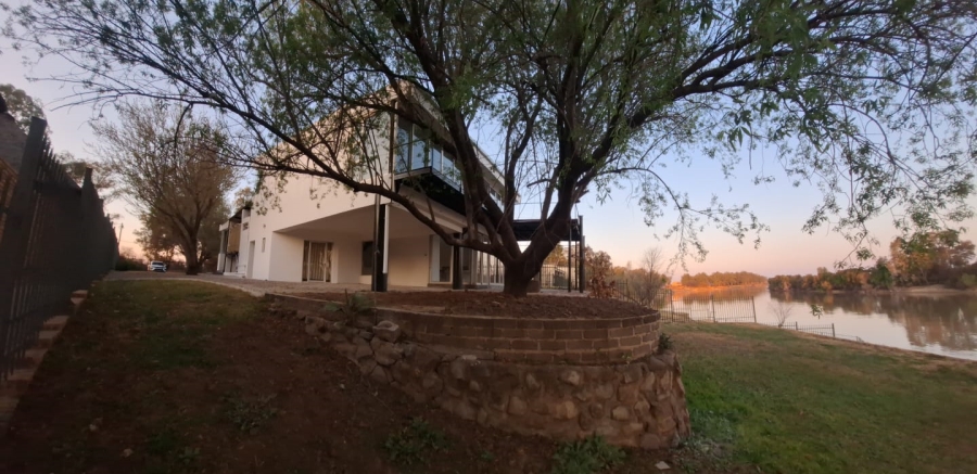 3 Bedroom Property for Sale in Bloemhof North West